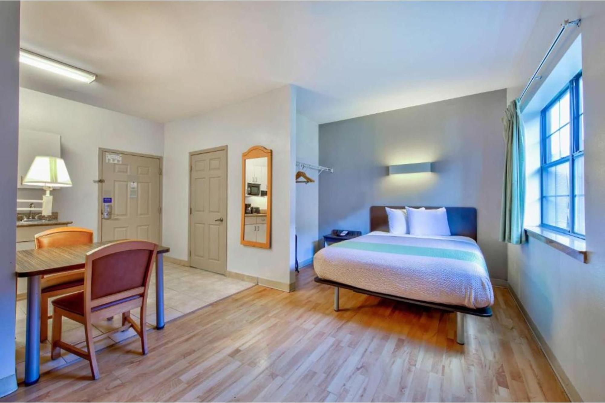 Oyo Townhouse Beaumont Medical Center Area Hotel Buitenkant foto
