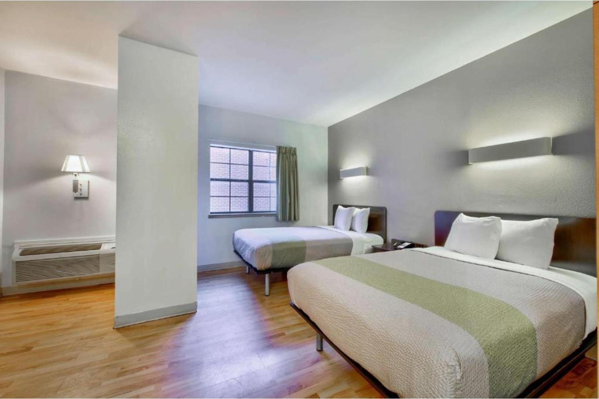 Oyo Townhouse Beaumont Medical Center Area Hotel Buitenkant foto