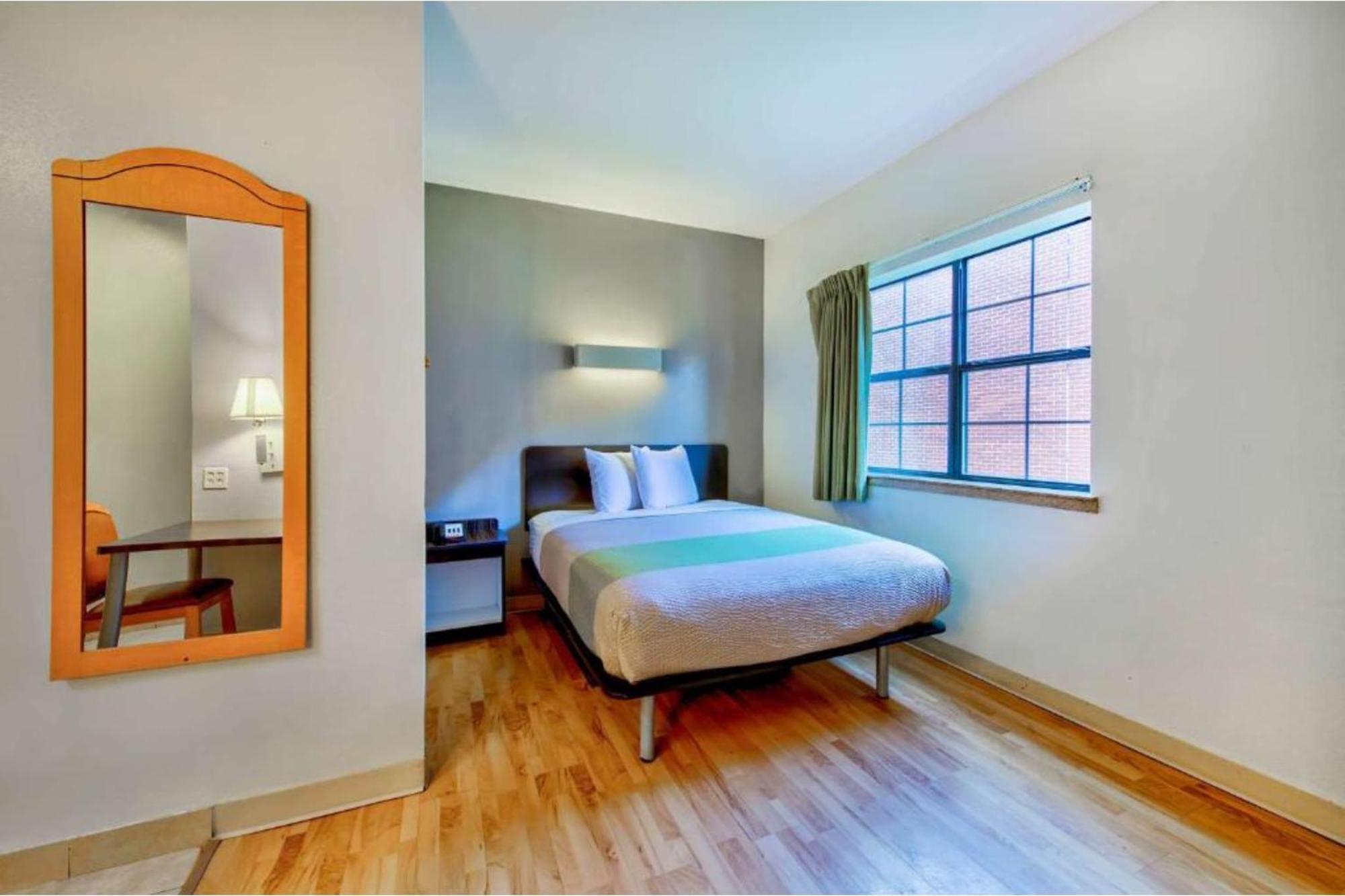 Oyo Townhouse Beaumont Medical Center Area Hotel Buitenkant foto