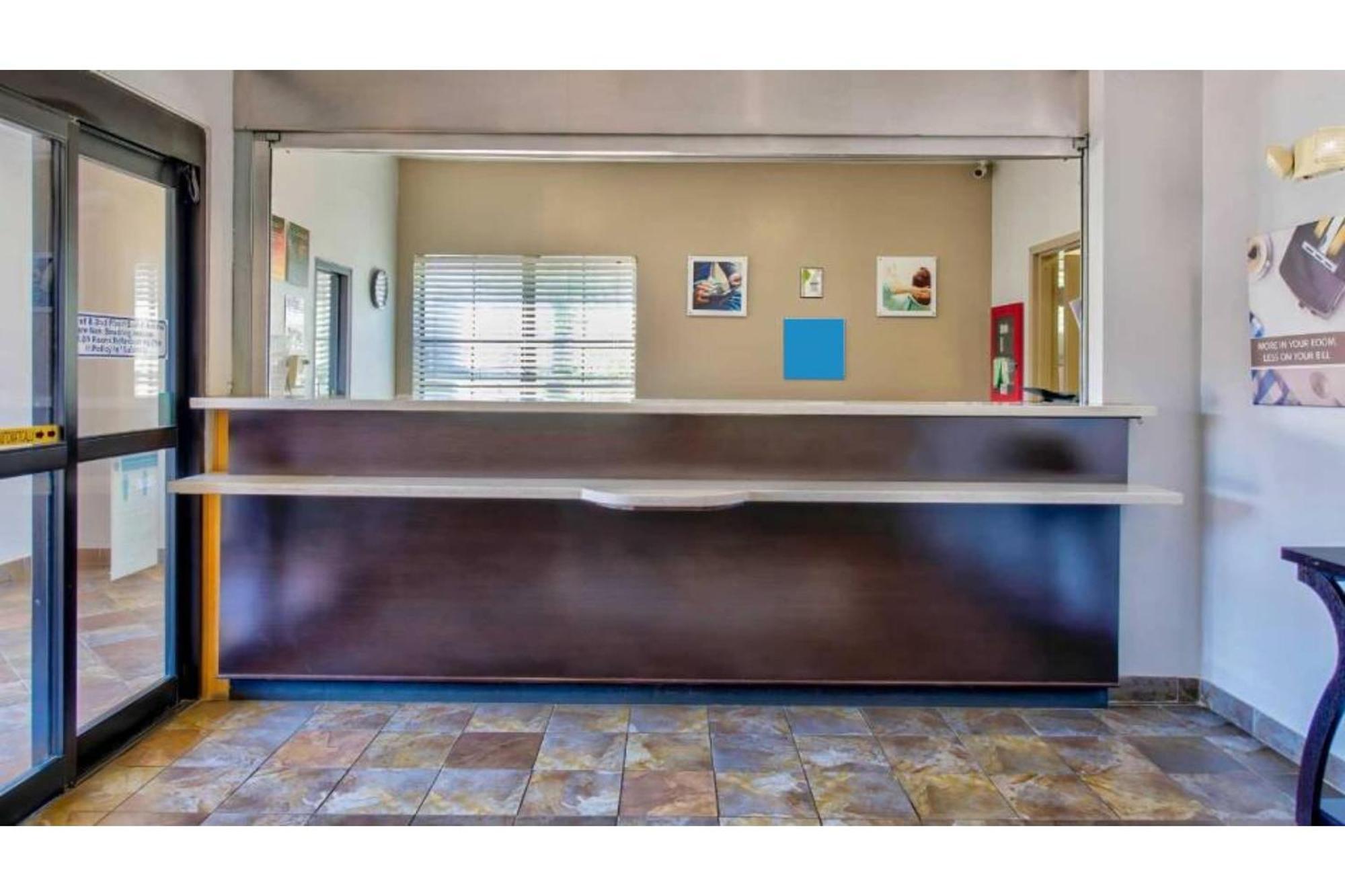 Oyo Townhouse Beaumont Medical Center Area Hotel Buitenkant foto