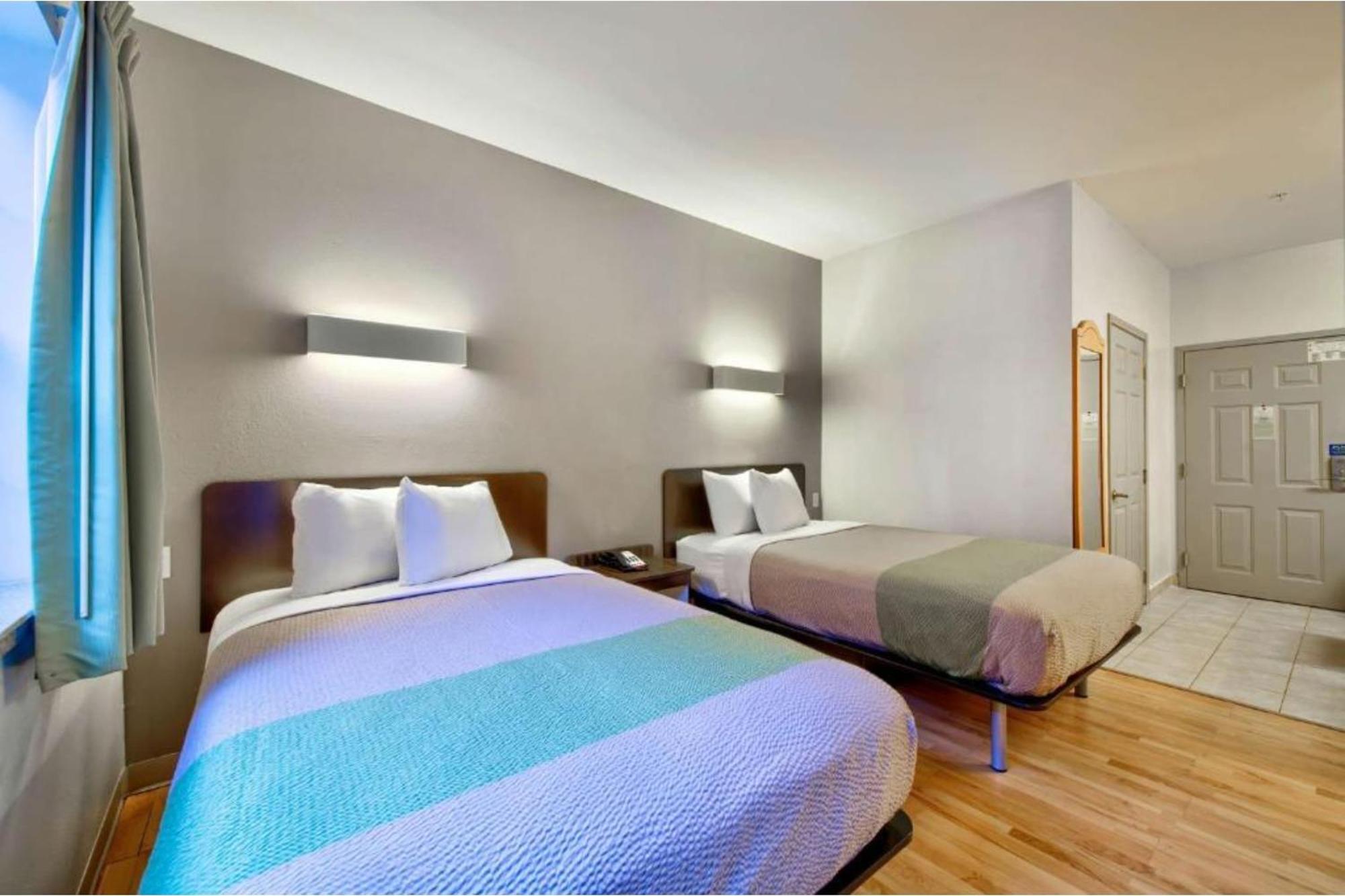 Oyo Townhouse Beaumont Medical Center Area Hotel Buitenkant foto