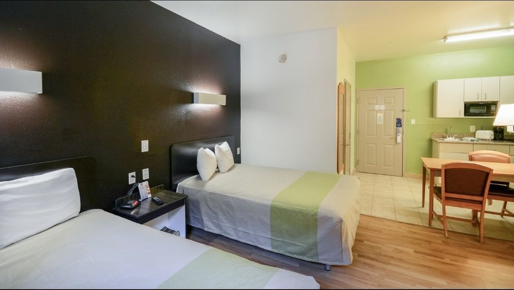 Oyo Townhouse Beaumont Medical Center Area Hotel Buitenkant foto