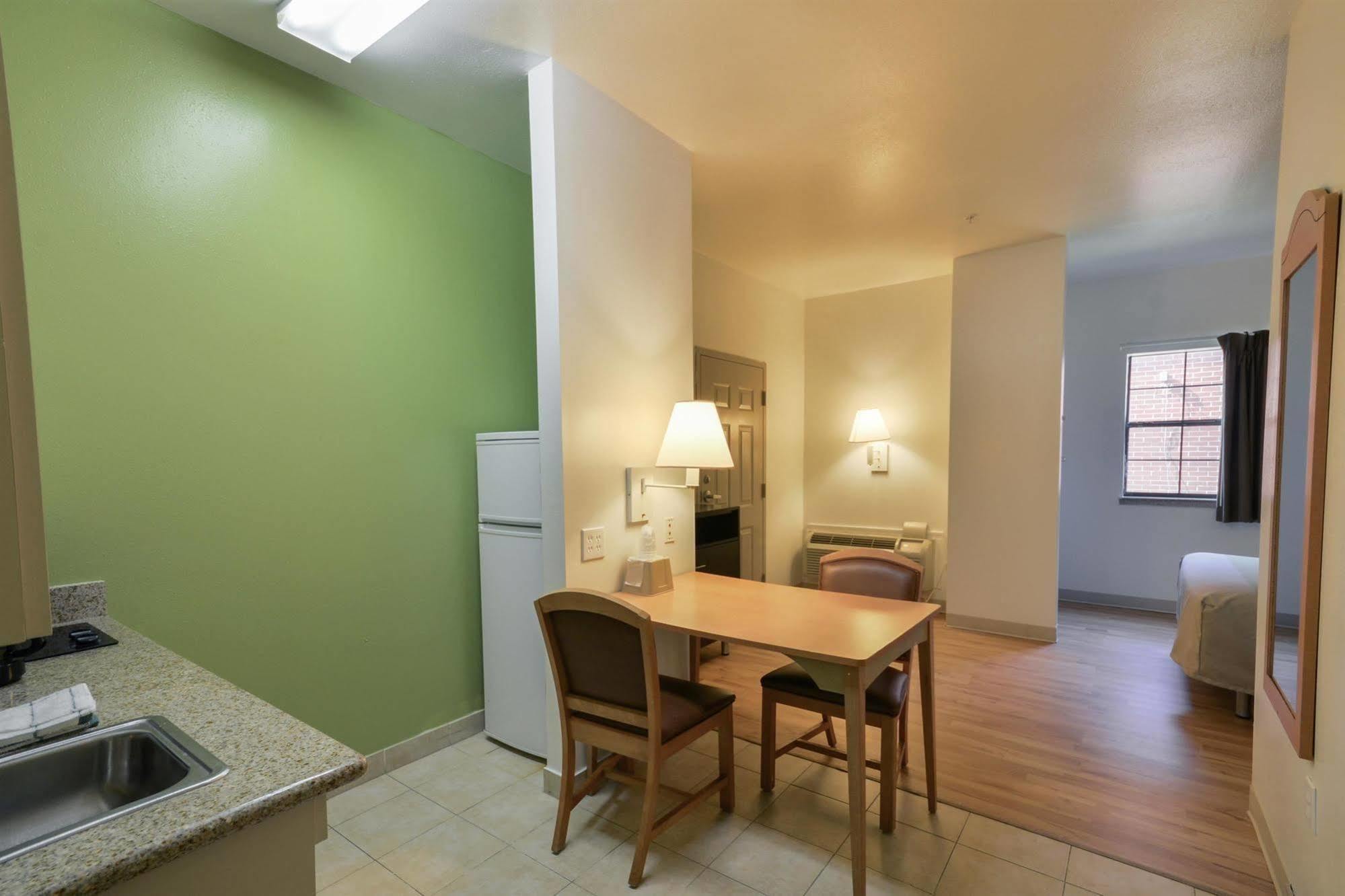 Oyo Townhouse Beaumont Medical Center Area Hotel Buitenkant foto